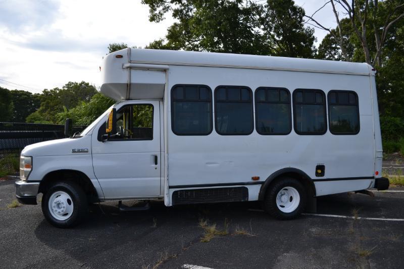 Ford Econoline E350 2010