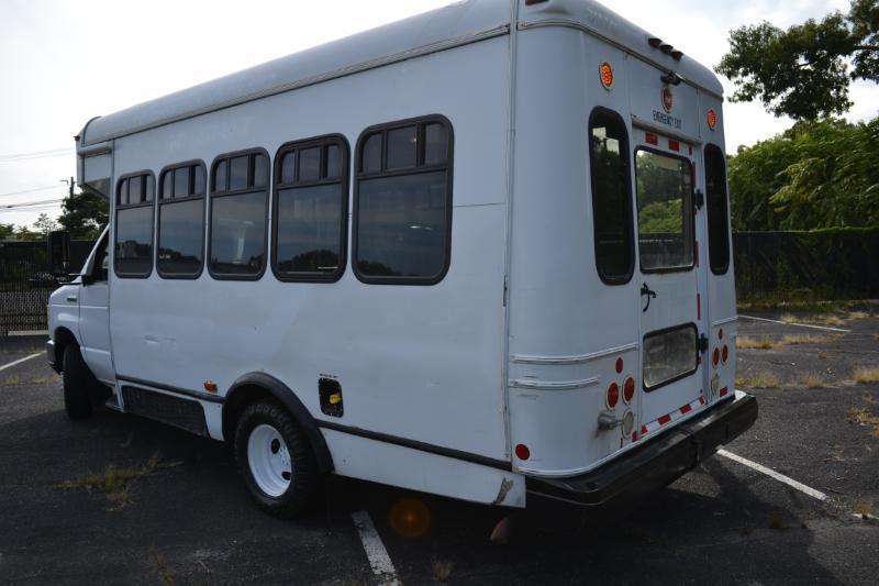 Ford Econoline E350 2010