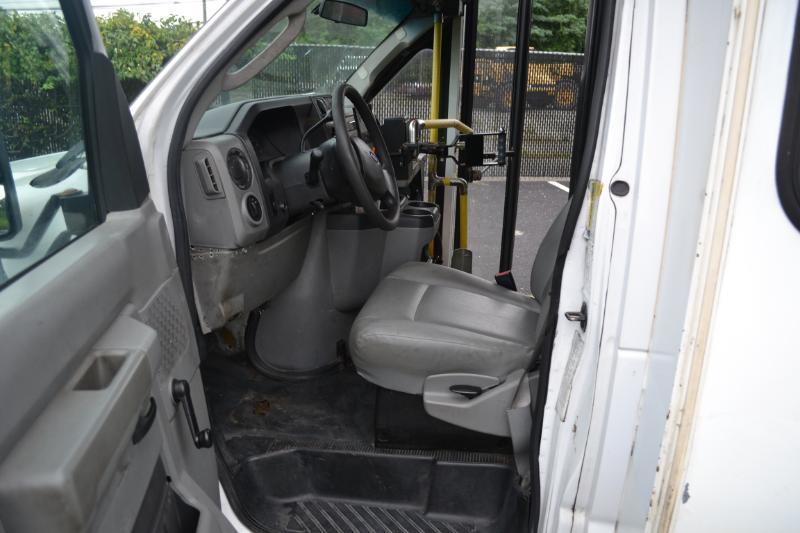 Ford Econoline E350 2010