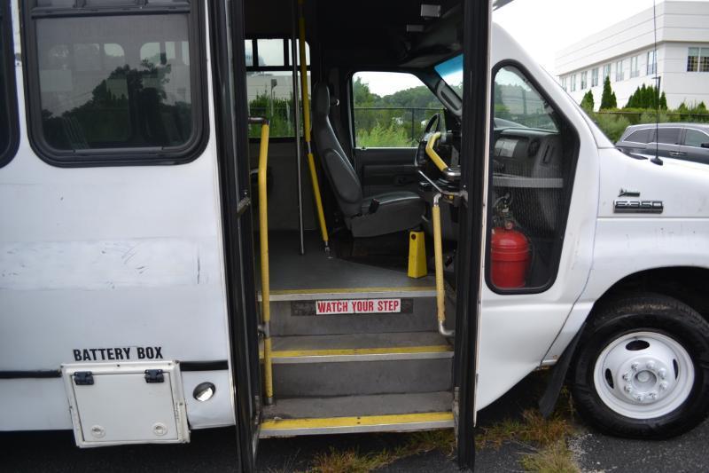 Ford Econoline E350 2010