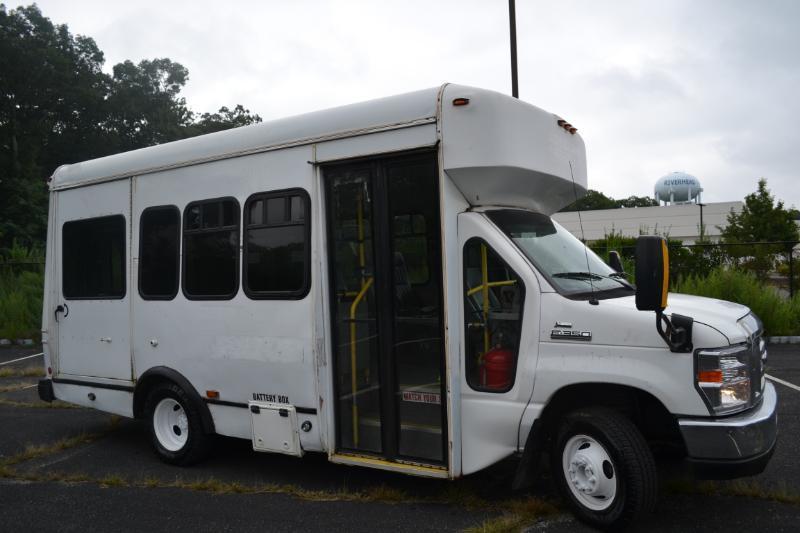 Ford Econoline E350 2010