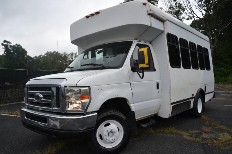 Ford Econoline E350 2010