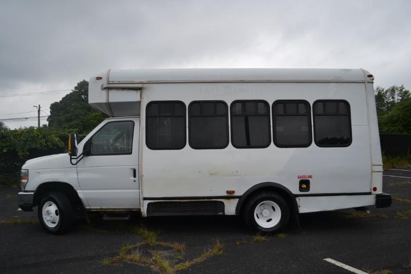 Ford Econoline E350 2010