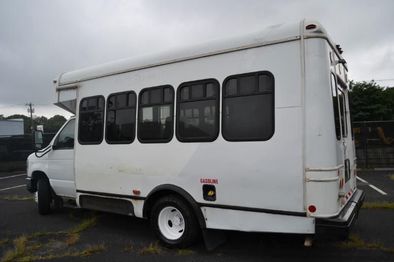 Ford Econoline E350 2010