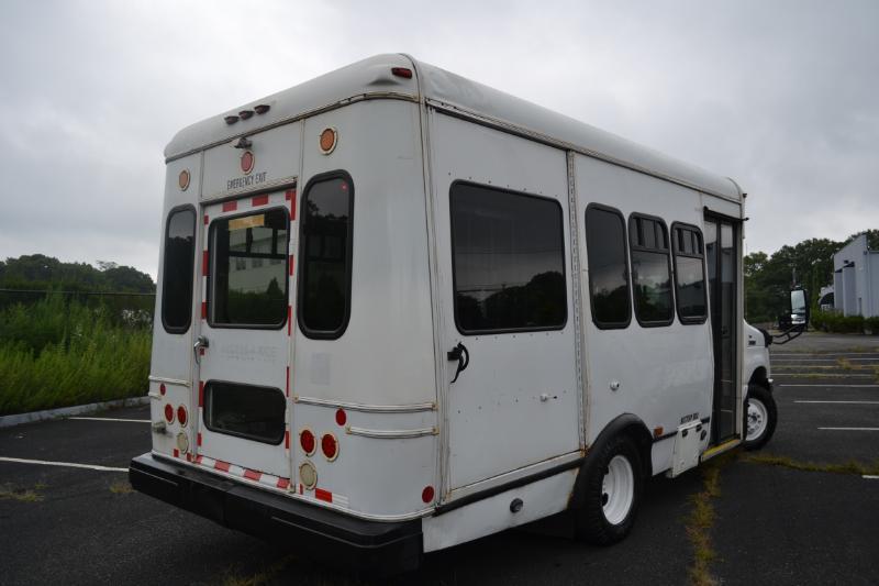 Ford Econoline E350 2010