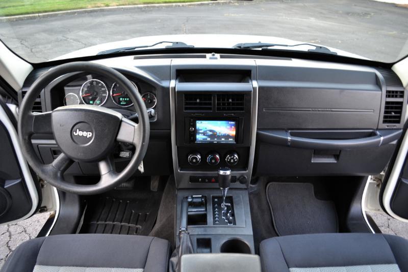 Jeep Liberty Sport 4WD 2010