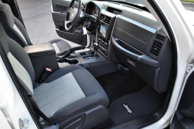 Jeep Liberty Sport 4WD 2010