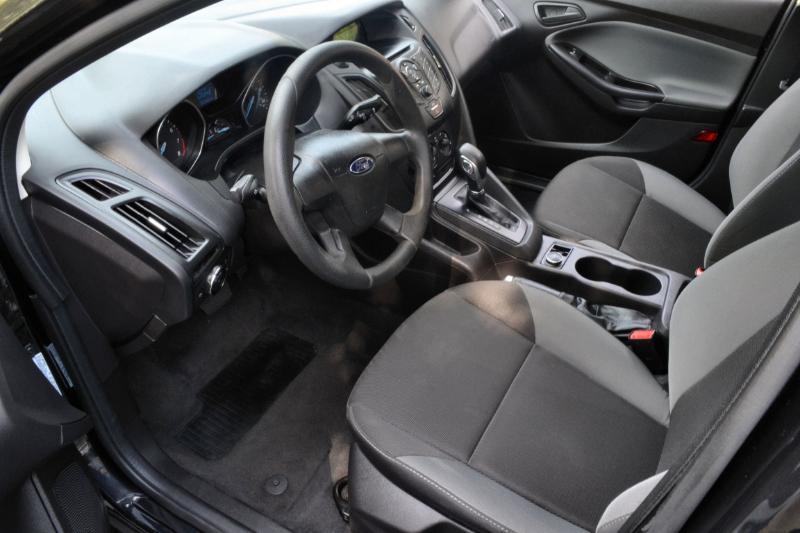 Ford Focus S Sedan 2014