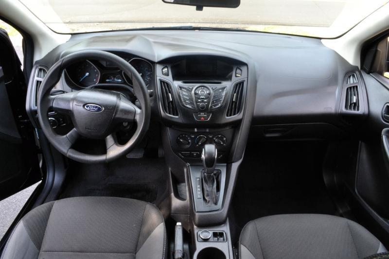 Ford Focus S Sedan 2014