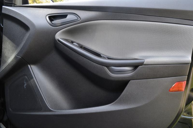 Ford Focus S Sedan 2014