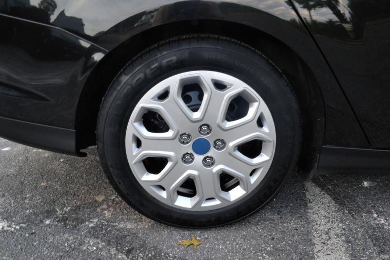 Ford Focus S Sedan 2014