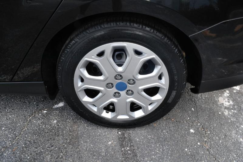 Ford Focus S Sedan 2014