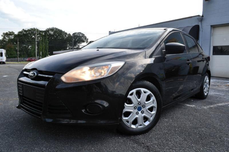 Ford Focus S Sedan 2014