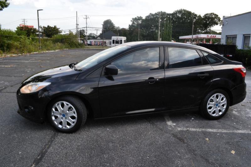Ford Focus S Sedan 2014