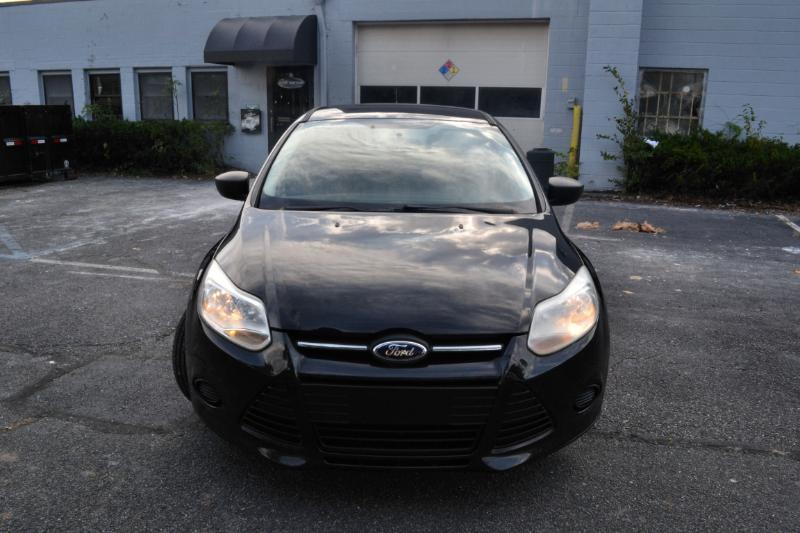 Ford Focus S Sedan 2014