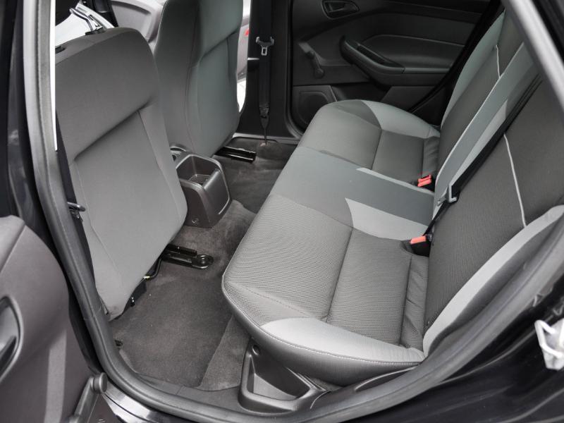 Ford Focus S Sedan 2014