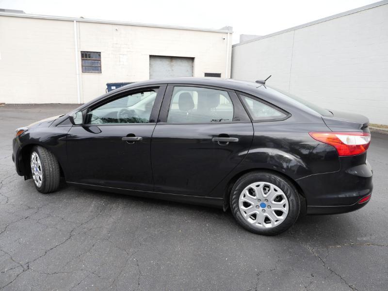 Ford Focus S Sedan 2014