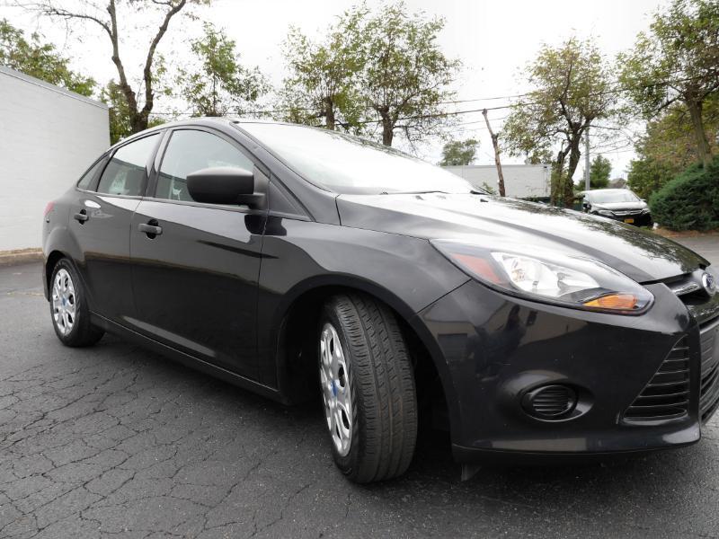 Ford Focus S Sedan 2014