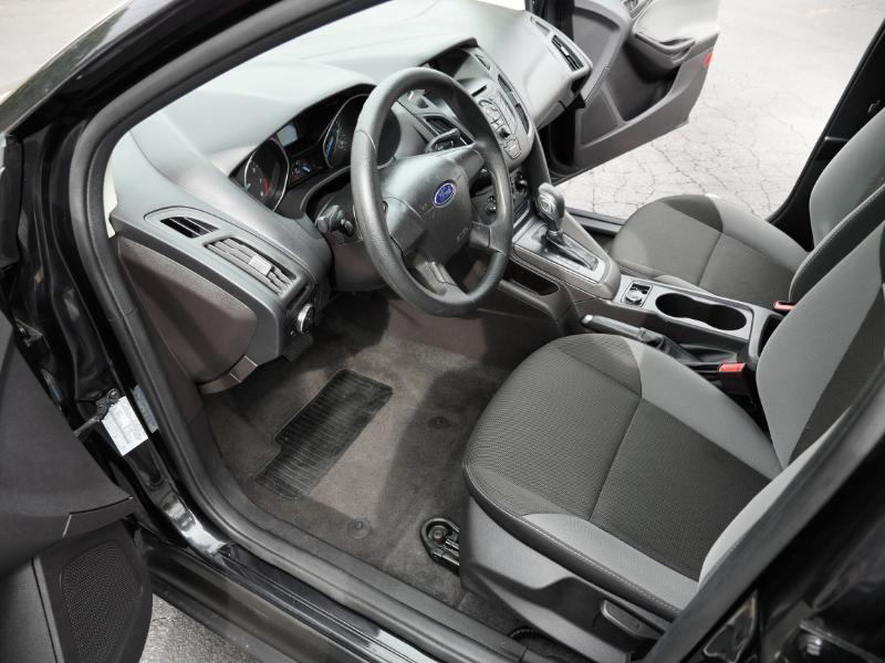 Ford Focus S Sedan 2014