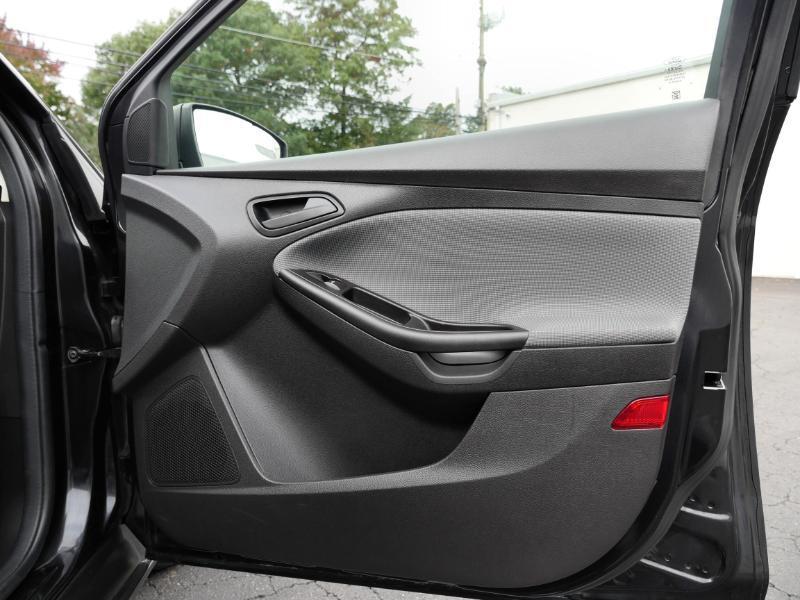 Ford Focus S Sedan 2014