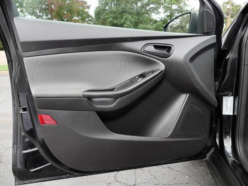 Ford Focus S Sedan 2014