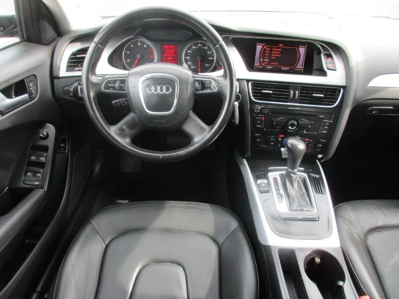 Audi A4 2.0T Sedan quattro Tiptronic 2011 Audi A4 2.0T Sedan quattro Tiptronic 2011