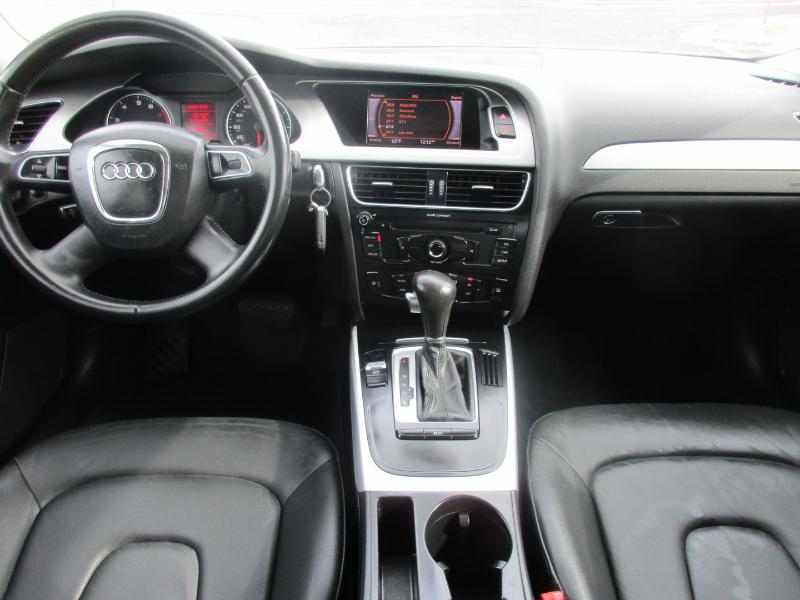 Audi A4 2.0T Sedan quattro Tiptronic 2011 Audi A4 2.0T Sedan quattro Tiptronic 2011