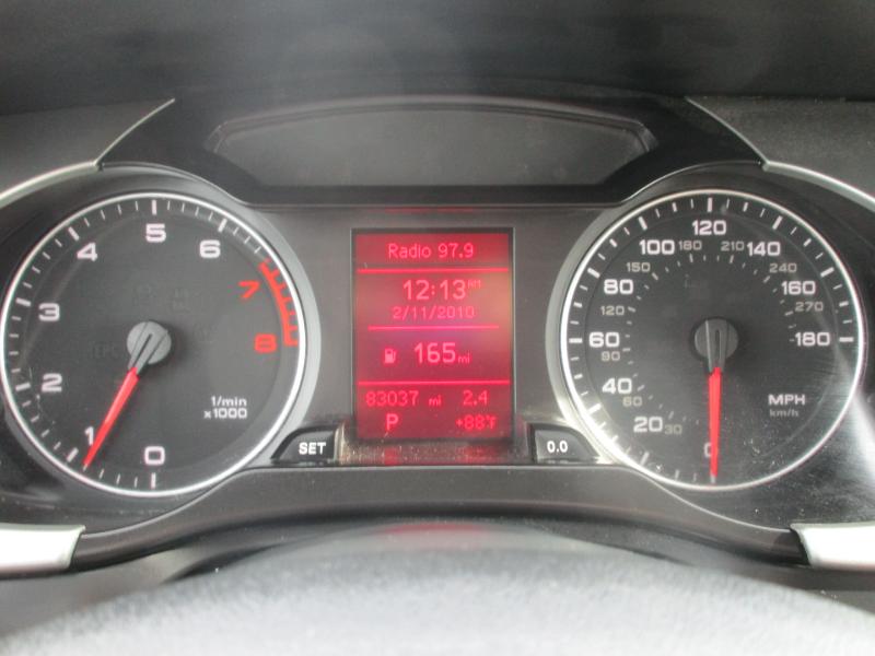 Audi A4 2.0T Sedan quattro Tiptronic 2011 Audi A4 2.0T Sedan quattro Tiptronic 2011