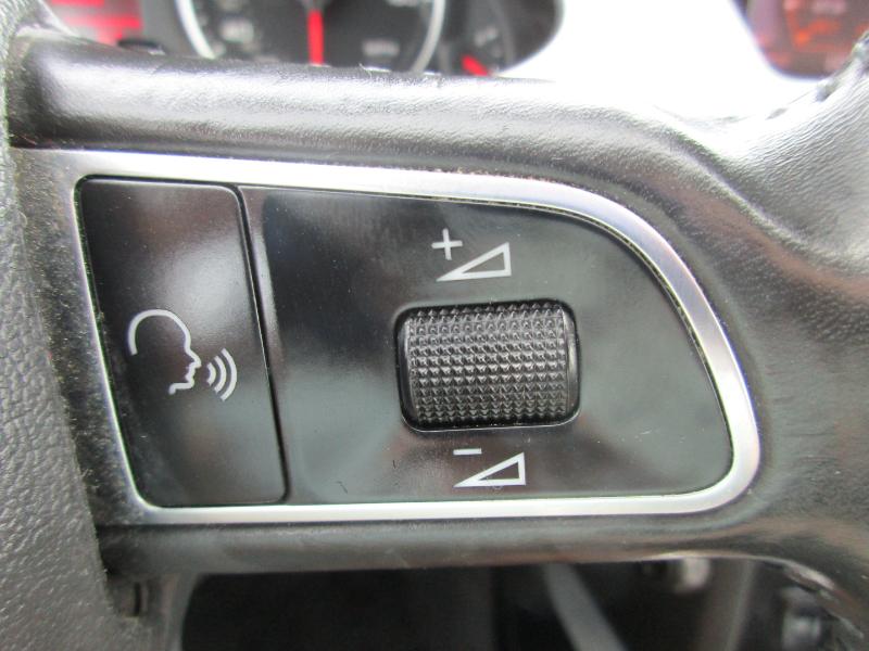 Audi A4 2.0T Sedan quattro Tiptronic 2011 Audi A4 2.0T Sedan quattro Tiptronic 2011