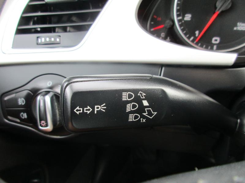 Audi A4 2.0T Sedan quattro Tiptronic 2011 Audi A4 2.0T Sedan quattro Tiptronic 2011