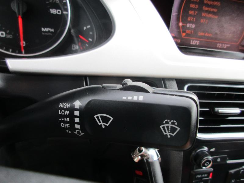 Audi A4 2.0T Sedan quattro Tiptronic 2011 Audi A4 2.0T Sedan quattro Tiptronic 2011