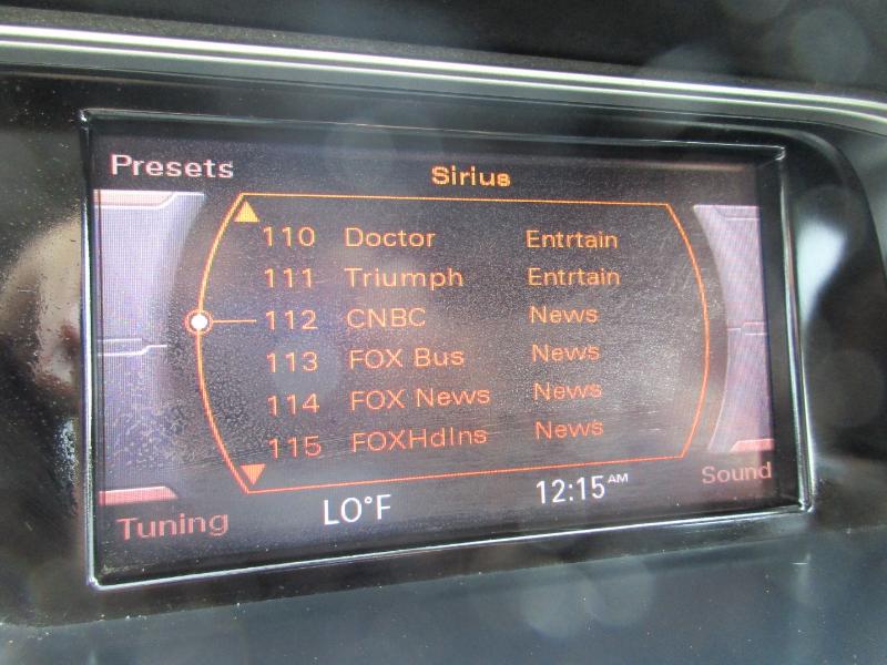 Audi A4 2.0T Sedan quattro Tiptronic 2011 Audi A4 2.0T Sedan quattro Tiptronic 2011