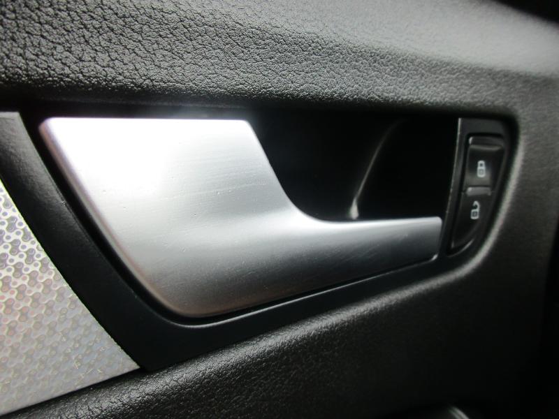 Audi A4 2.0T Sedan quattro Tiptronic 2011 Audi A4 2.0T Sedan quattro Tiptronic 2011
