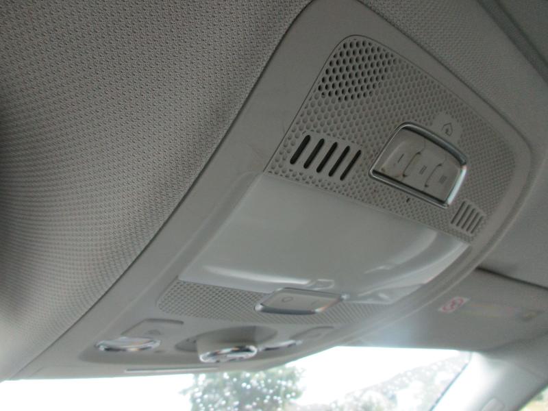 Audi A4 2.0T Sedan quattro Tiptronic 2011 Audi A4 2.0T Sedan quattro Tiptronic 2011