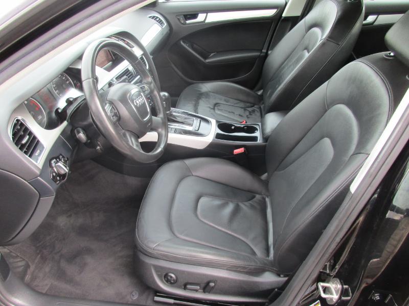 Audi A4 2.0T Sedan quattro Tiptronic 2011 Audi A4 2.0T Sedan quattro Tiptronic 2011