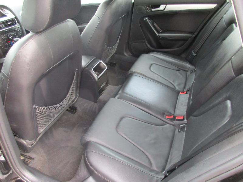 Audi A4 2.0T Sedan quattro Tiptronic 2011 Audi A4 2.0T Sedan quattro Tiptronic 2011