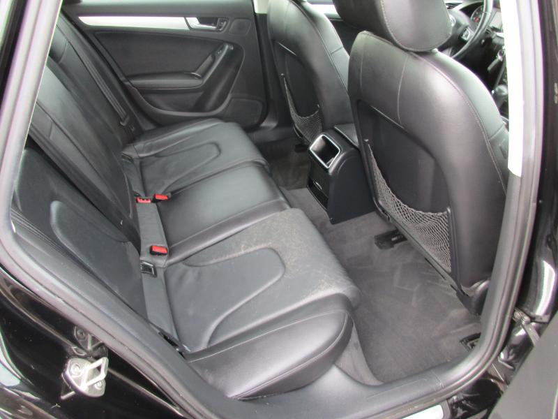 Audi A4 2.0T Sedan quattro Tiptronic 2011 Audi A4 2.0T Sedan quattro Tiptronic 2011