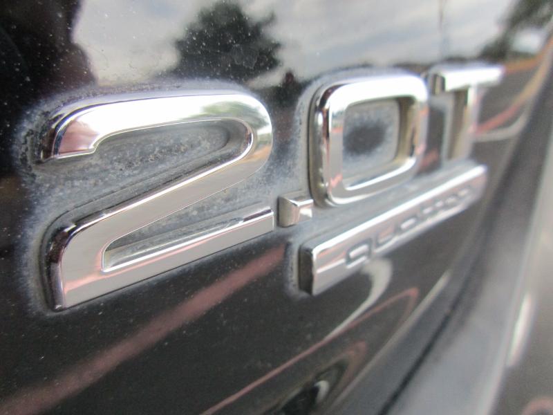 Audi A4 2.0T Sedan quattro Tiptronic 2011 Audi A4 2.0T Sedan quattro Tiptronic 2011