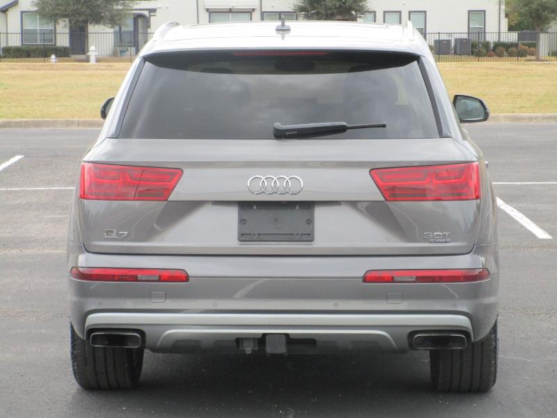 Audi Q7 3.0 Premium Plus quattro 2017 Audi Q7 3.0 Premium Plus quattro 2017