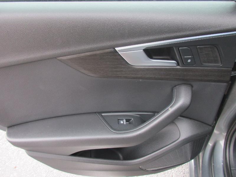 Audi A4 2.0T Premium Plus Sedan 2017