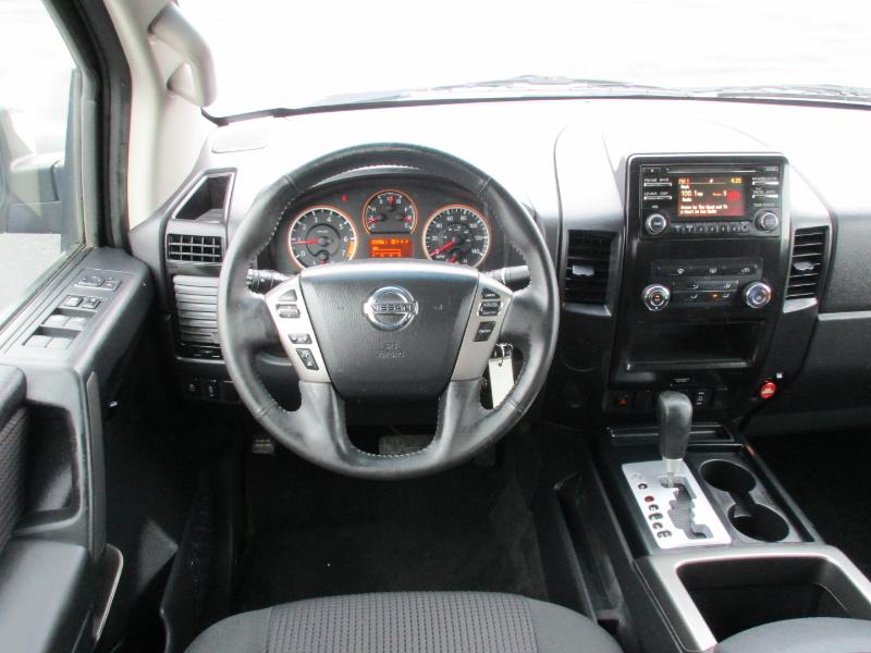 Nissan Titan SV Crew Cab 2WD 2013