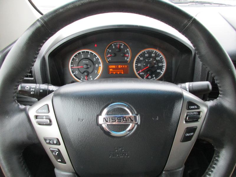 Nissan Titan SV Crew Cab 2WD 2013