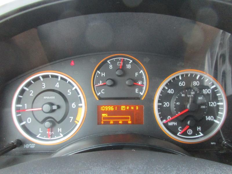 Nissan Titan SV Crew Cab 2WD 2013