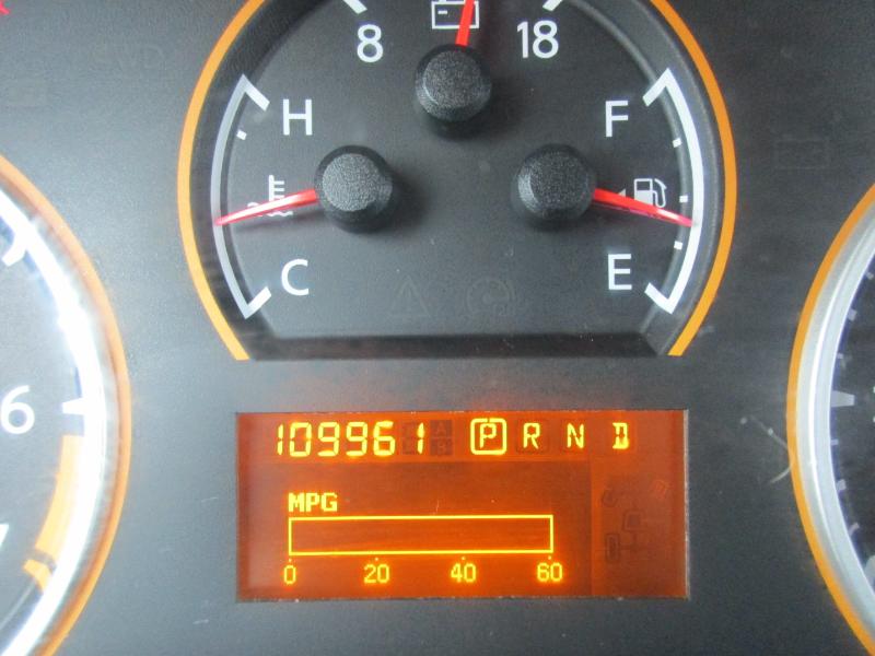 Nissan Titan SV Crew Cab 2WD 2013