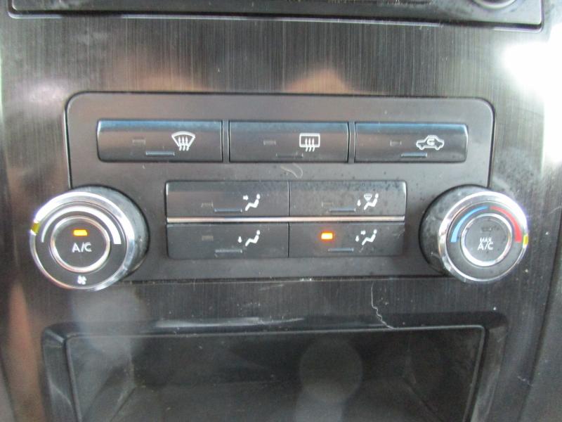 Nissan Titan SV Crew Cab 2WD 2013