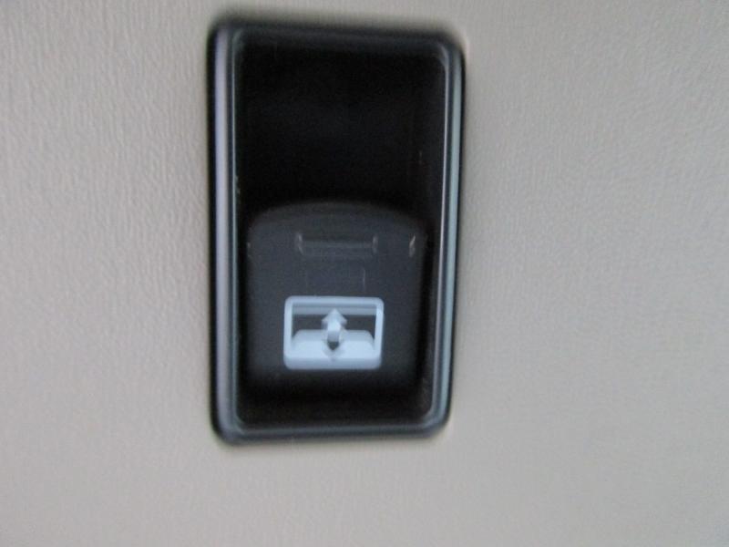 Nissan Titan SV Crew Cab 2WD 2013