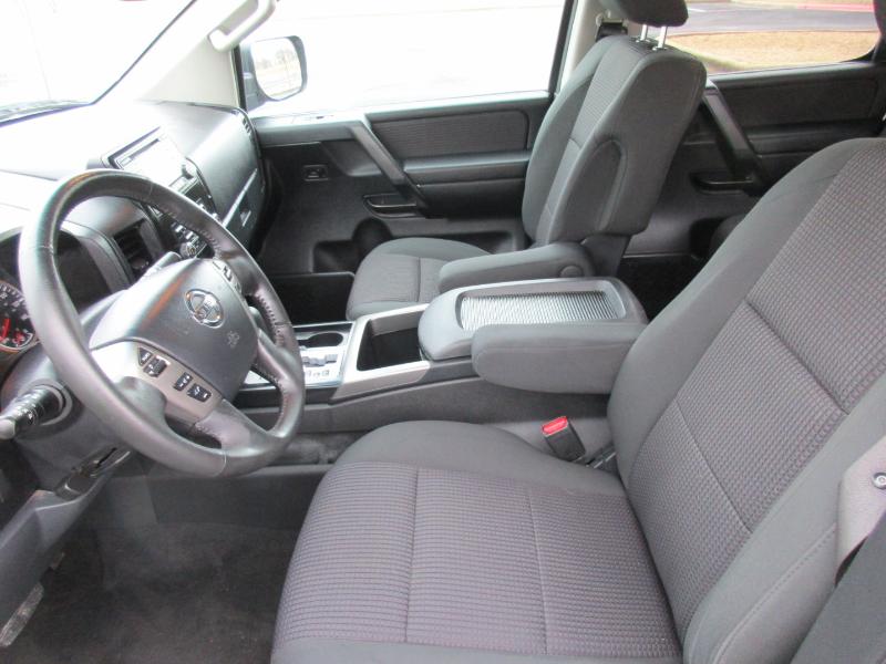 Nissan Titan SV Crew Cab 2WD 2013