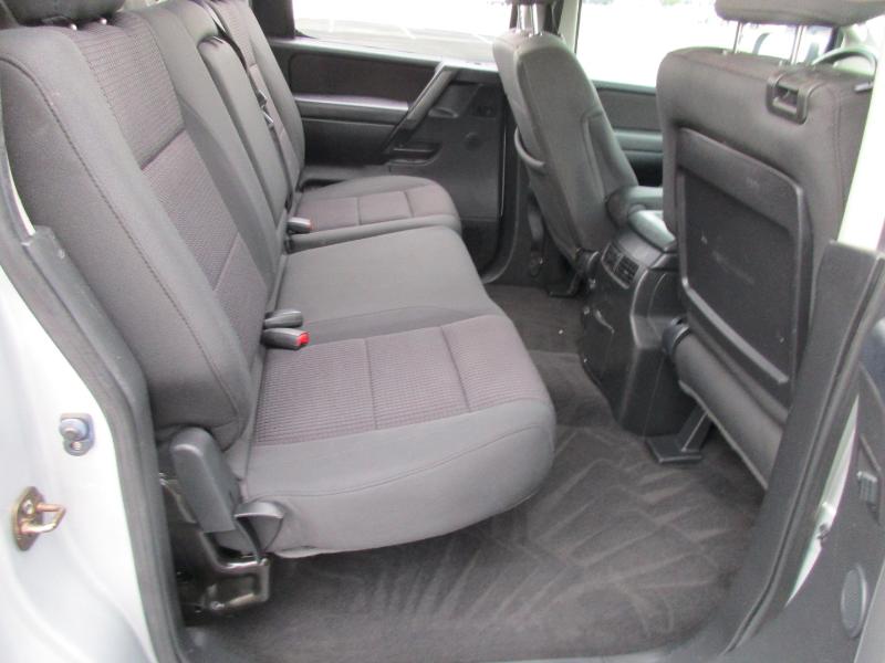 Nissan Titan SV Crew Cab 2WD 2013