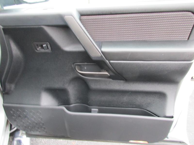 Nissan Titan SV Crew Cab 2WD 2013