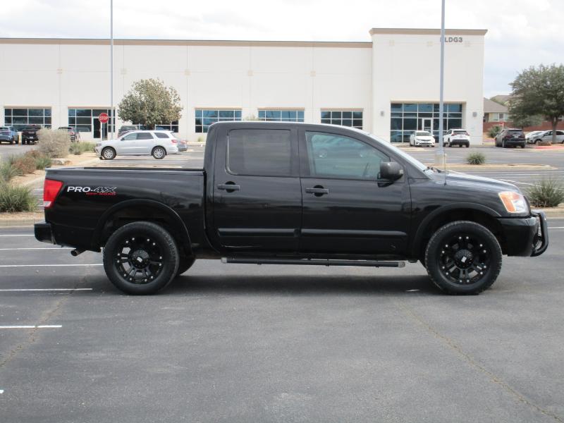 Nissan Titan PRO-4X Crew Cab 4WD SWB 2013
